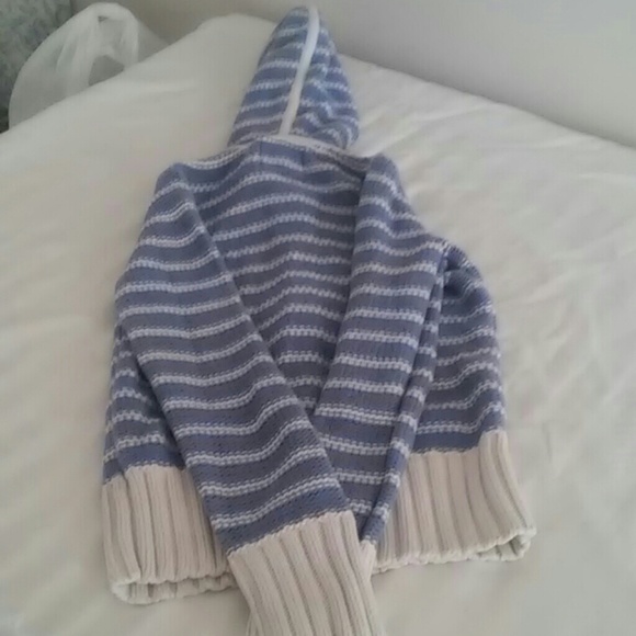 Sweater - Picture 3 of 3